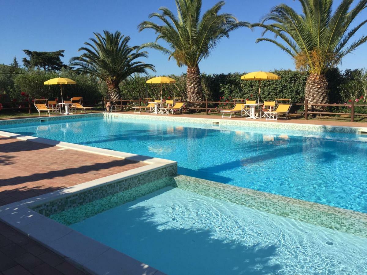 Le Macine Villa Cecina  Bagian luar foto